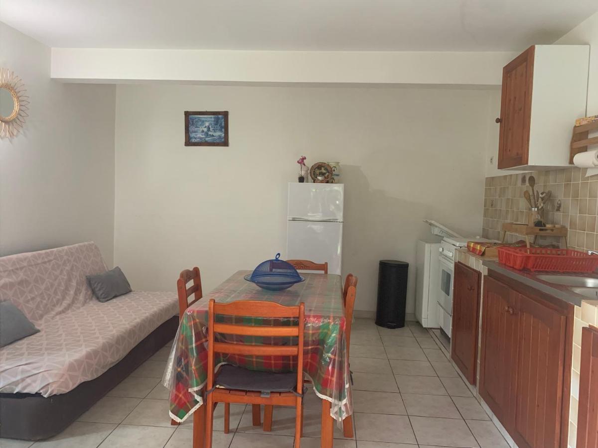 Logement Vacances Gissac Sainte-Anne المظهر الخارجي الصورة
