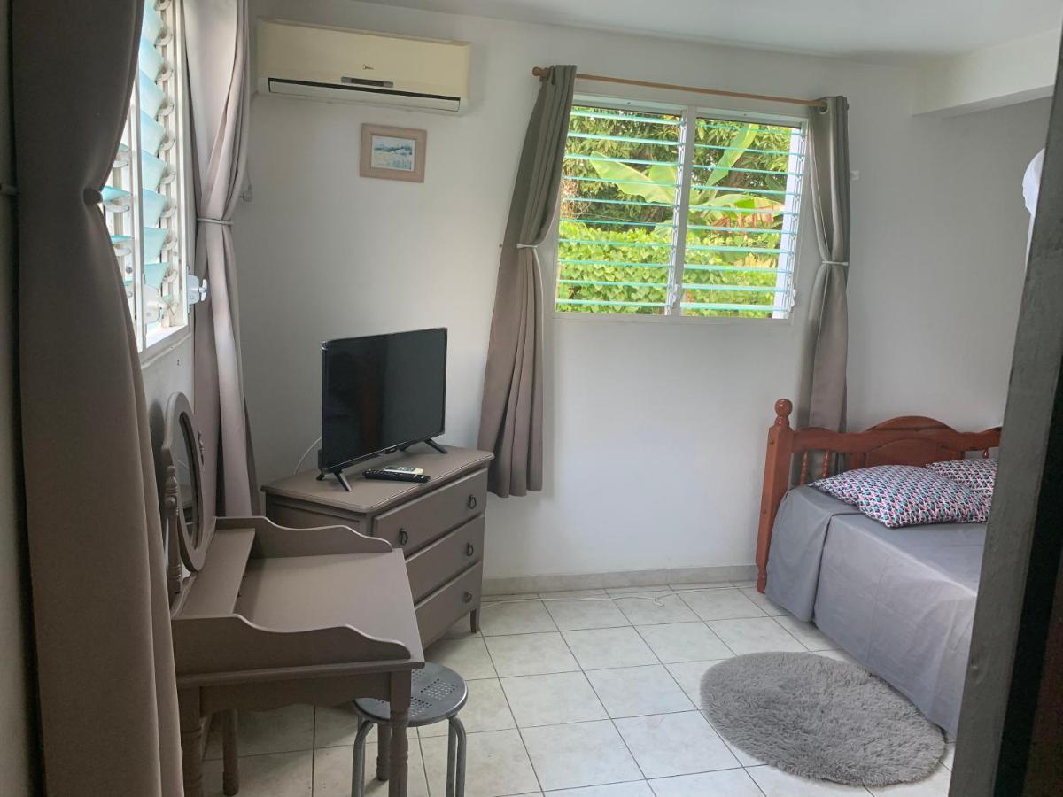 Logement Vacances Gissac Sainte-Anne المظهر الخارجي الصورة